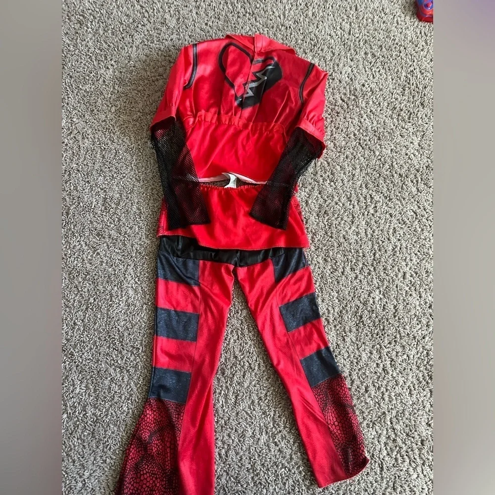 Disguise preloved descendants
